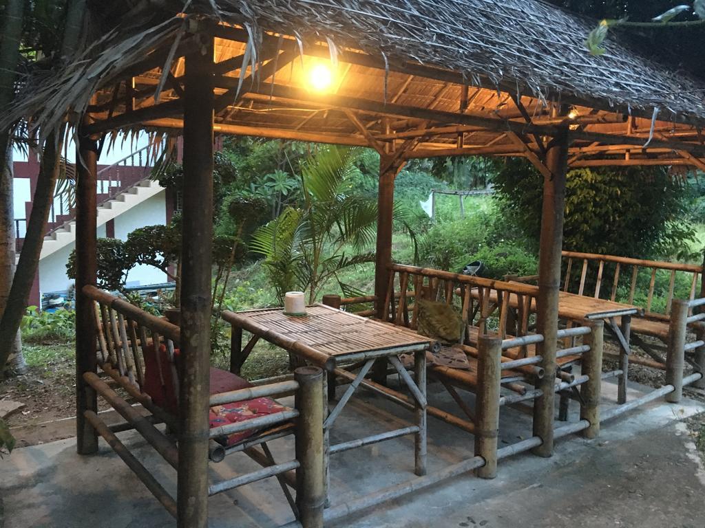 Jungle Hut Bungalows & Hotel Haad Chao Phao Dış mekan fotoğraf