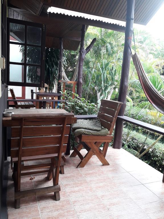 Jungle Hut Bungalows & Hotel Haad Chao Phao Dış mekan fotoğraf